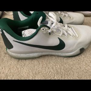 Size 12.5   Kobe’s low cut rare 12.5